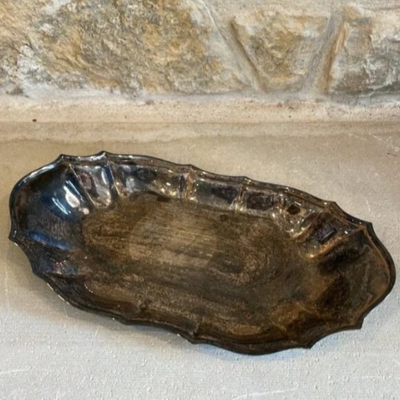 Oneida Silver Plated Serving Tray Decor Trinket Bowl Scalloped Edges 6" x 12" - Picture 1 of 7